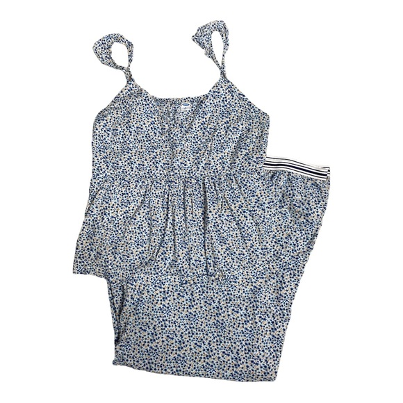 Old Navy Other - Old Navy Floral Print 2 Piece Pajama Set Size Medium